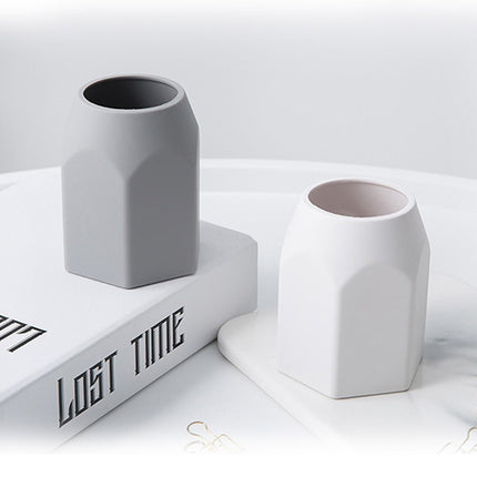 Simple solid silicone pen holder