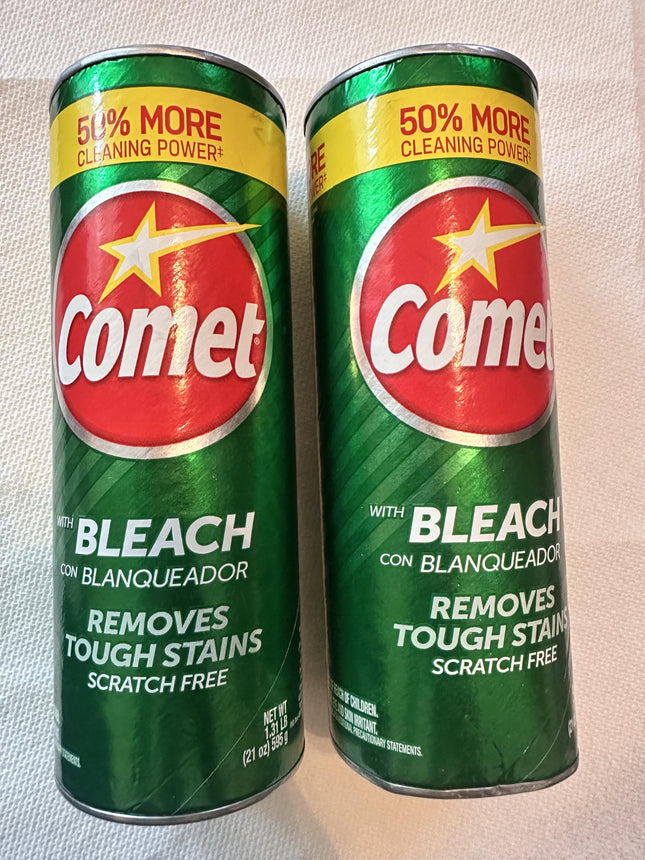 Comet Bleach Cleaner with Bleach, Removes Tough Stains Scratch Free, 50% More Cleaning Power, 2 Pack, by LYNIQUE