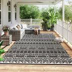 Black, White Geometric Wall / 950x330x190 mm